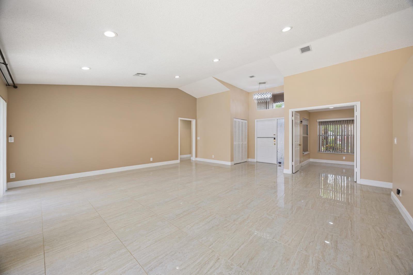 4720 NW 7th Street, Deerfield Beach, FL 33442 photo 9