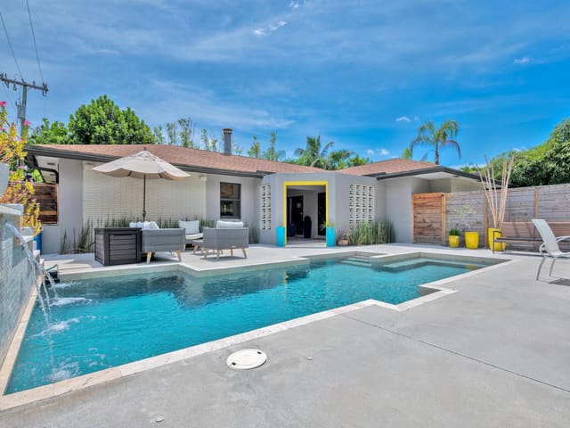 3220 S Olive Avenue, sold in Southland Park, West Palm Beach, FL