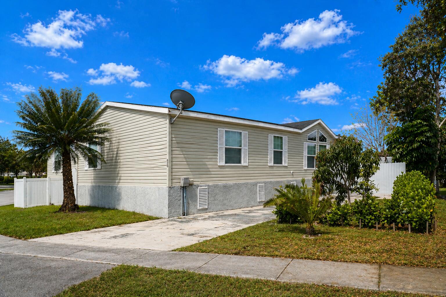 620 NW 215th Avenue, Pembroke Pines, FL 33029, Pembroke Pines