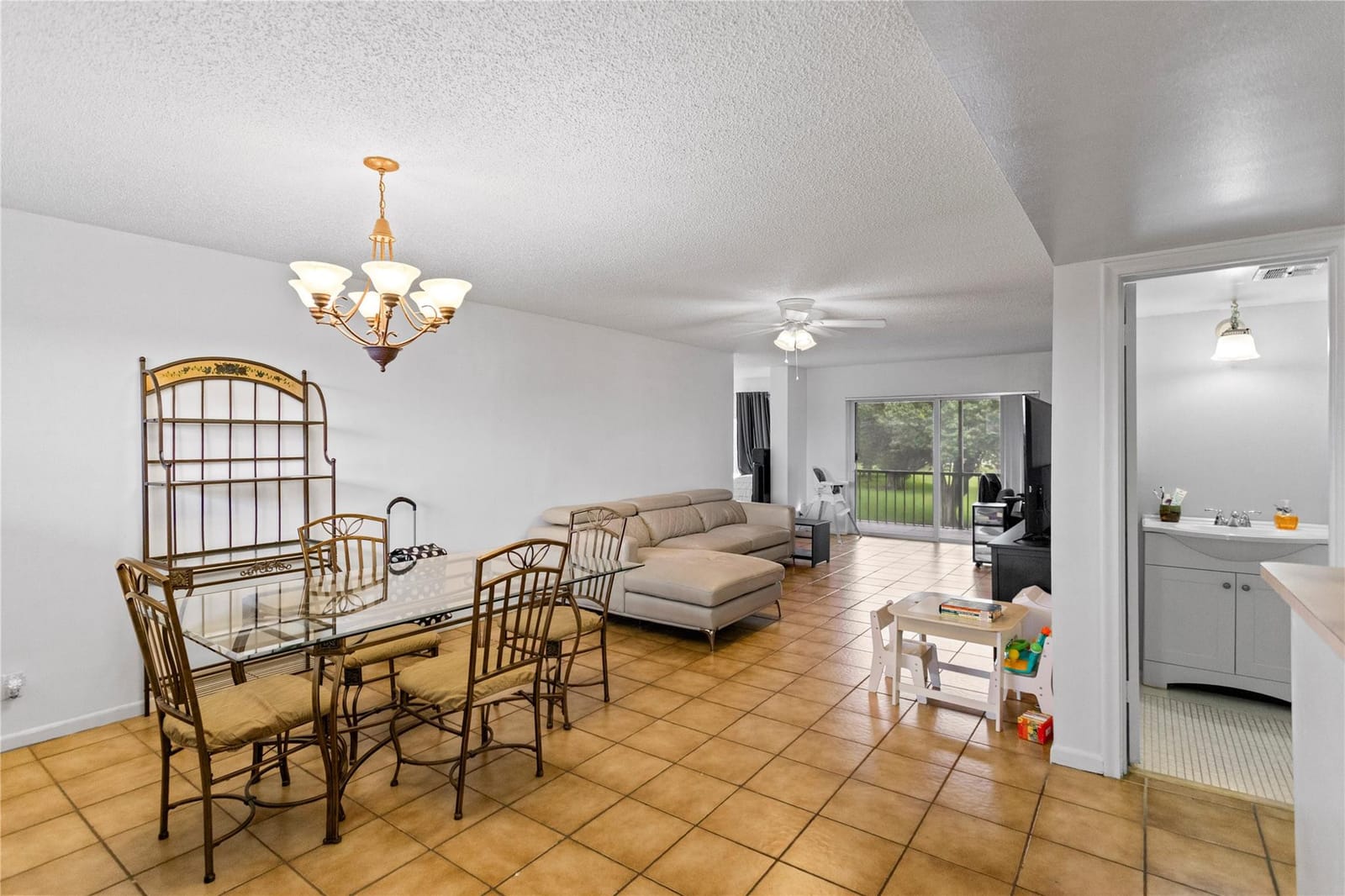 8990 S Hollybrook Boulevard Unit 305, Pembroke Pines, FL 33025 photo 3
