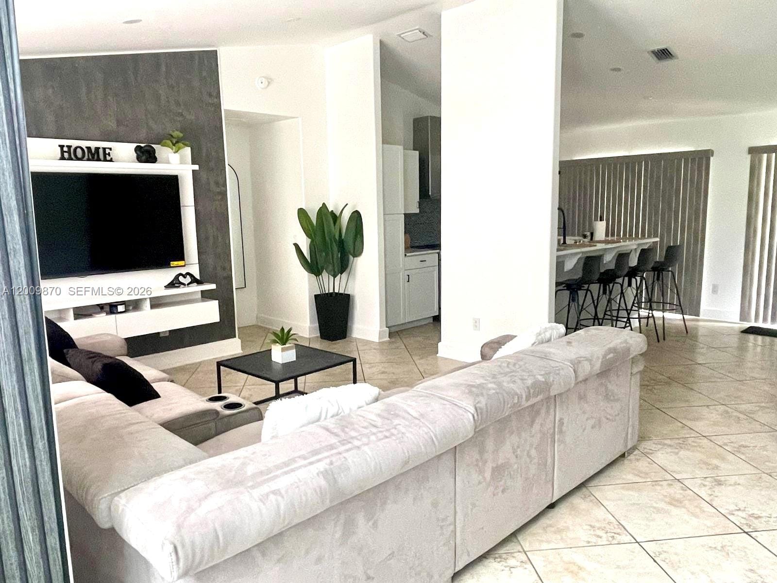 2182 SE Broward Terrace — photo 2