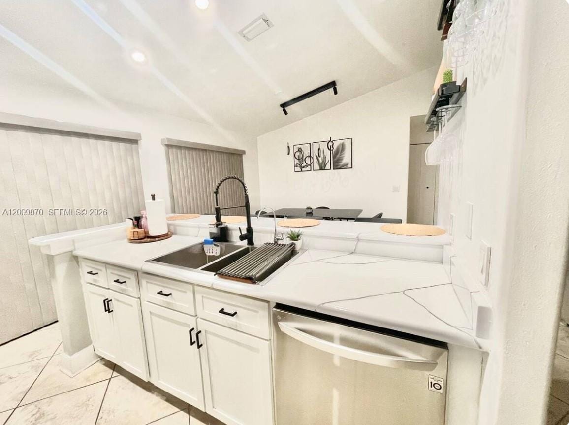 2182 SE Broward Terrace — photo 4