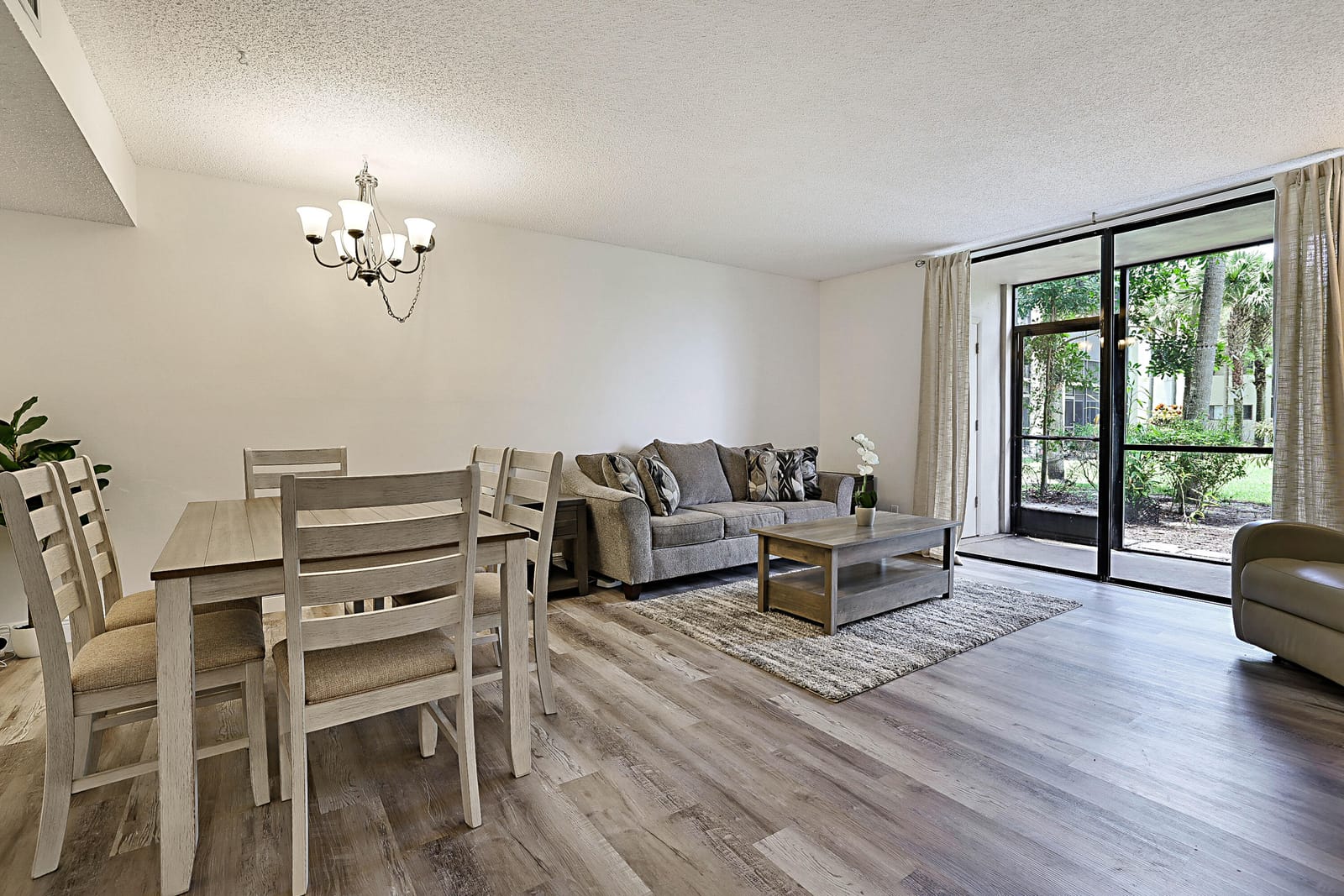5160 Las Verdes Circle 117, Delray Beach, FL 33484 photo 2