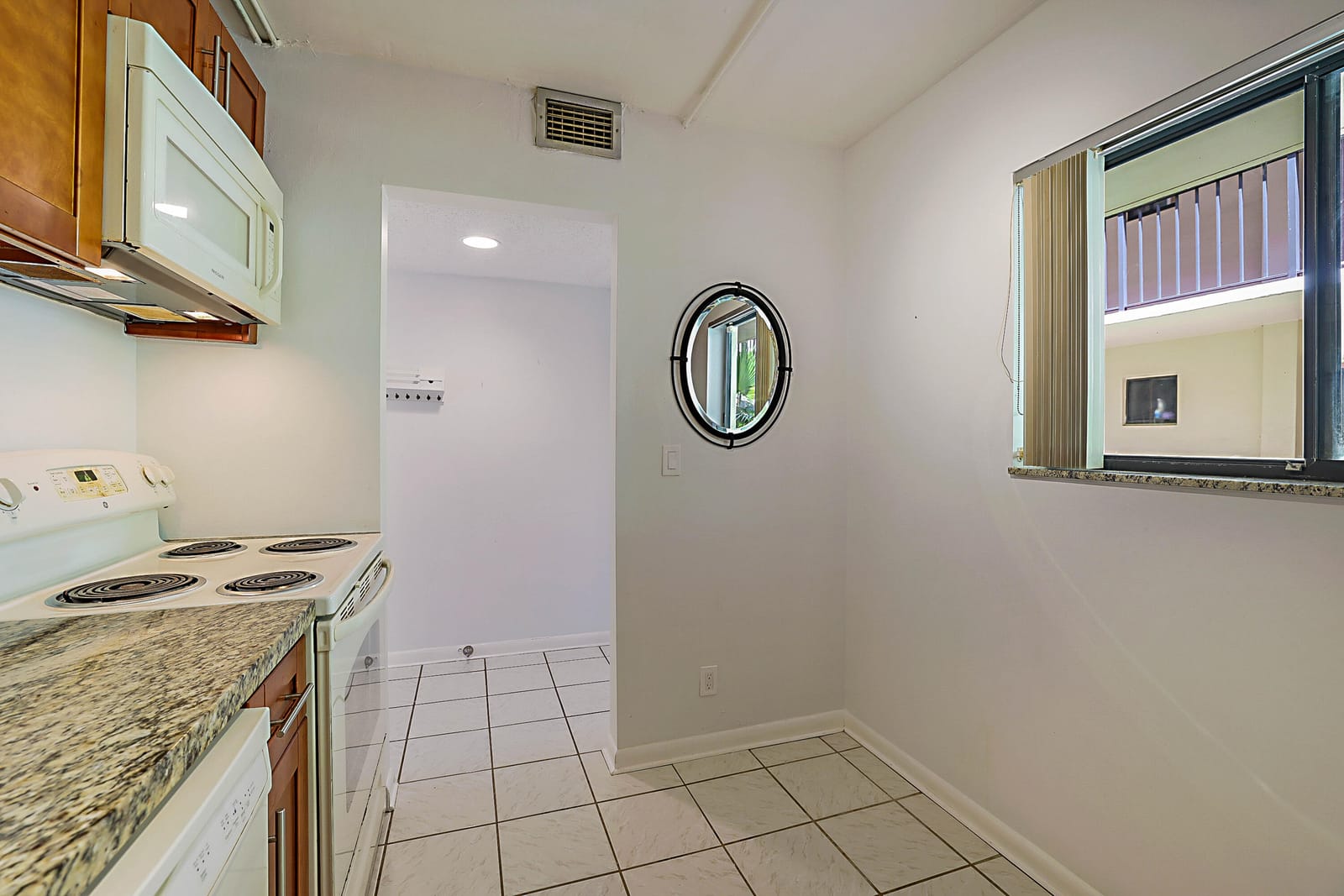5160 Las Verdes Circle 117, Delray Beach, FL 33484 photo 12