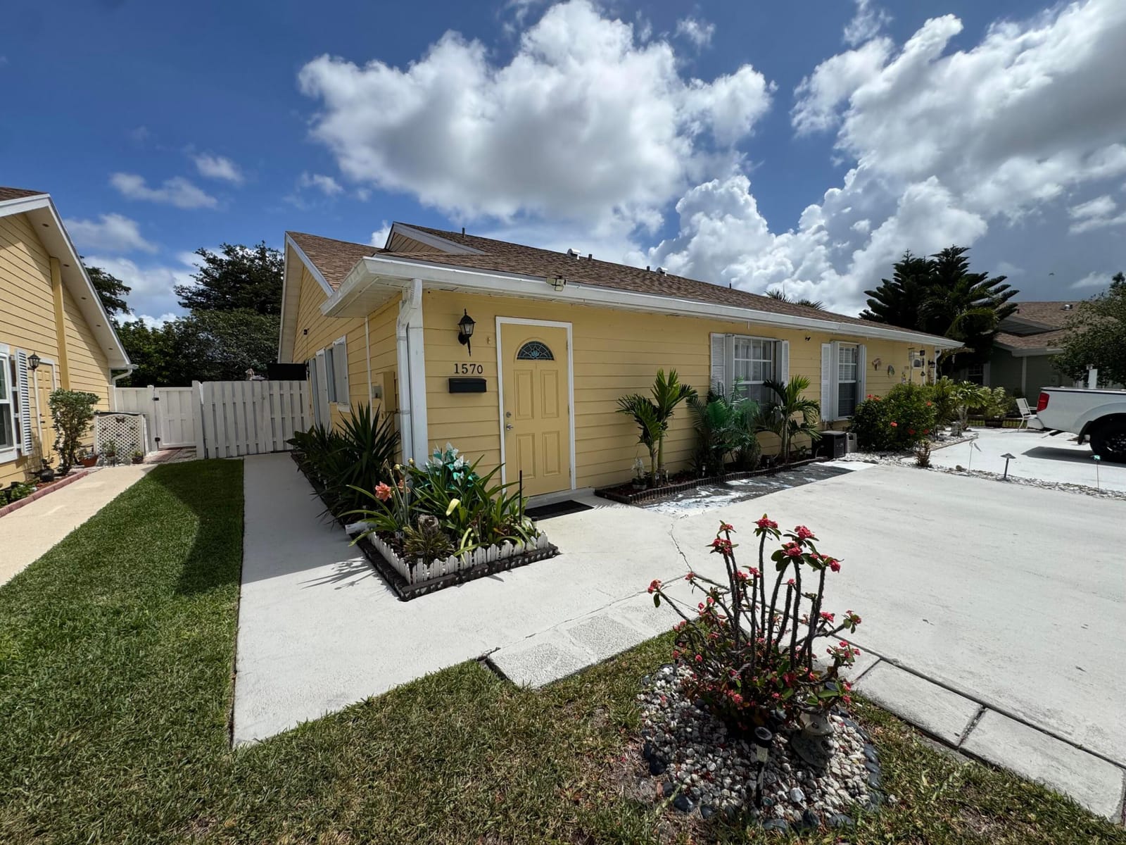 1570 Royal Forest Court, West Palm Beach, FL 33406 photo 2