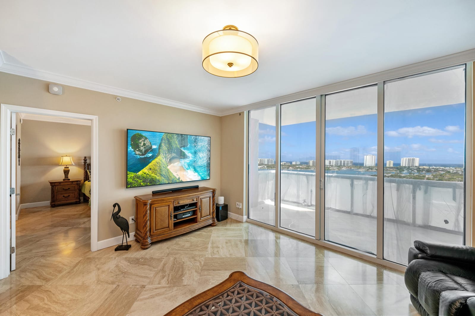 2640 Lake Shore Drive 1811 — photo 4