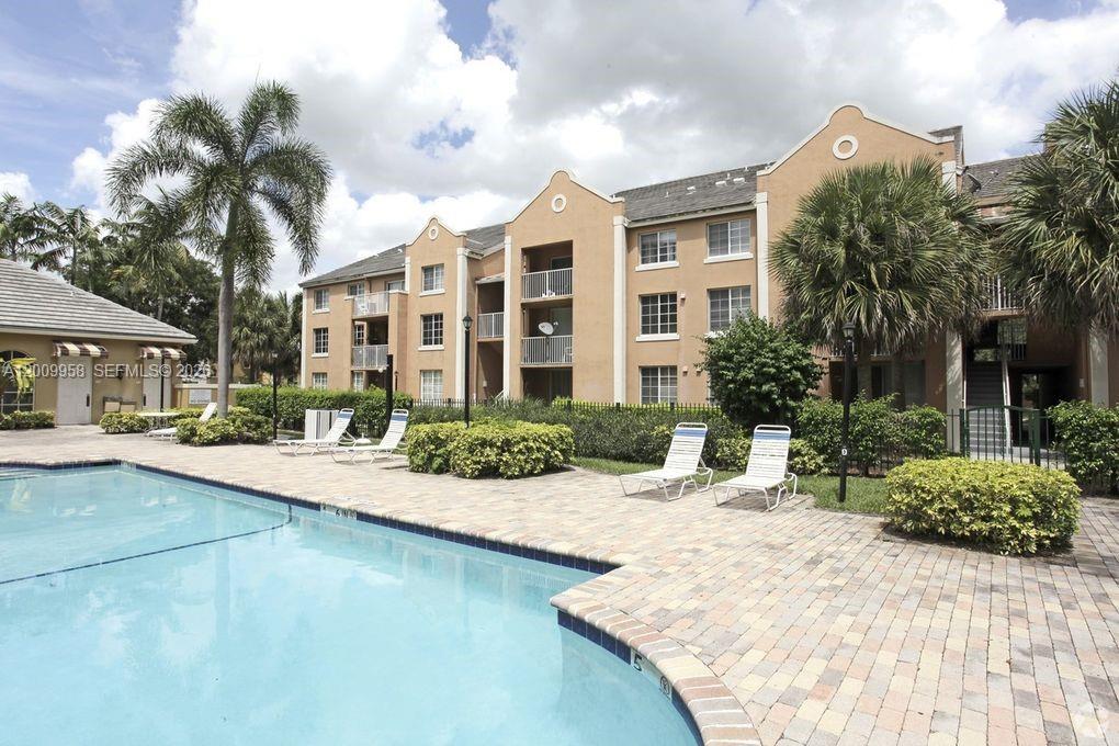 711 SW 111th Way 202, Pembroke Pines, FL 33025, Pembroke Pines