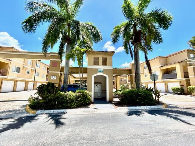 741 N Pine Island Road 303, Plantation, FL 33324, Plantation