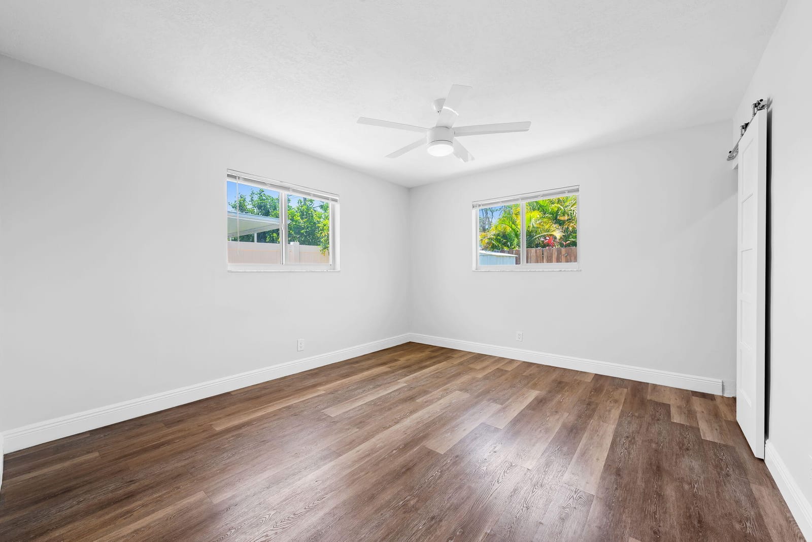 4751 NE 2nd Avenue, Oakland Park, FL 33334 photo 13