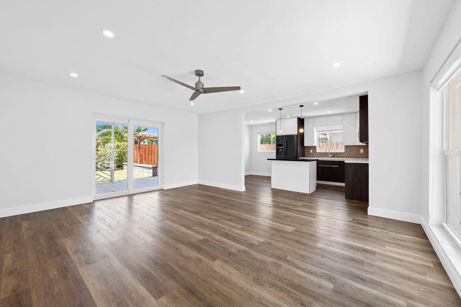 4751 NE 2nd Avenue, Oakland Park, FL 33334 photo 6