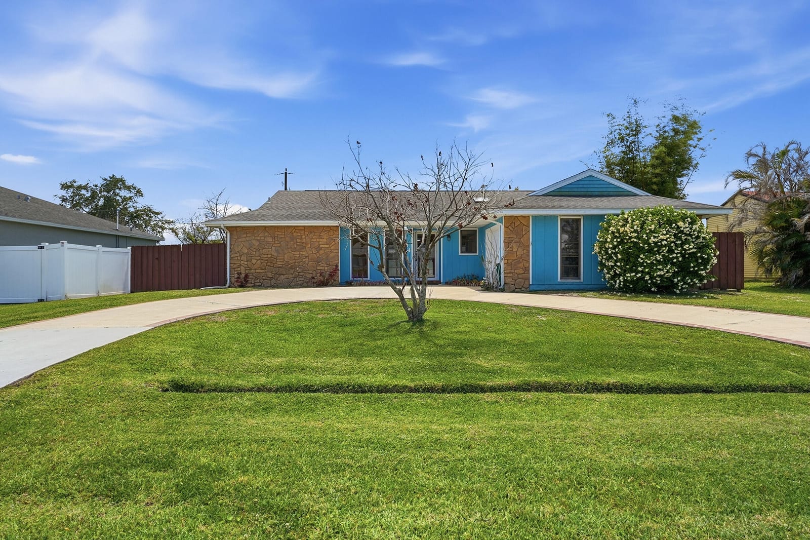 814 SE Celtic Avenue, Port St. Lucie, FL 34983