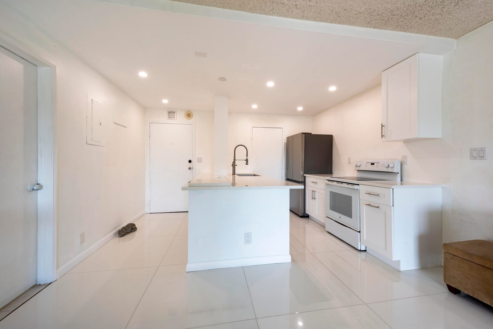900 NE 18th Avenue 408 — photo 4