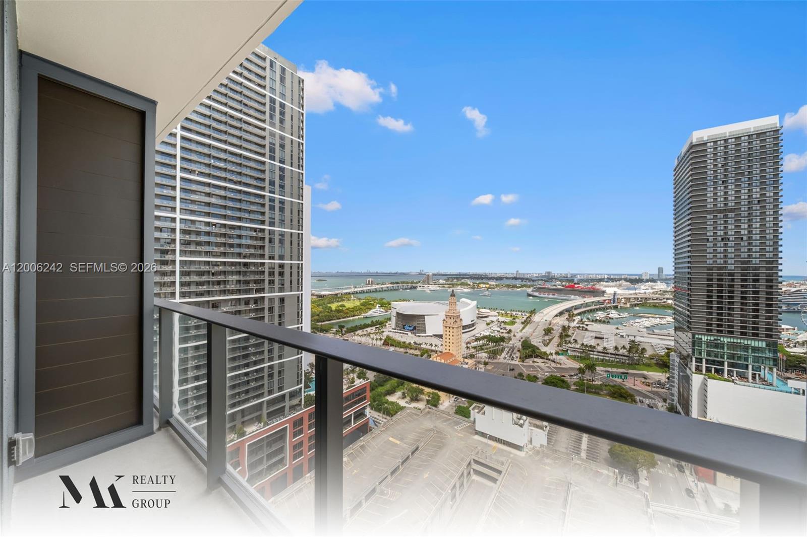 121 NE 5 2700 2700, Miami, FL 33132, Miami