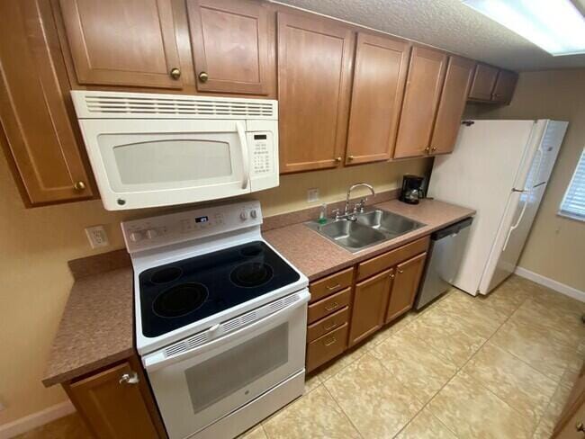 135 NW 5th Avenue 3 — photo 12