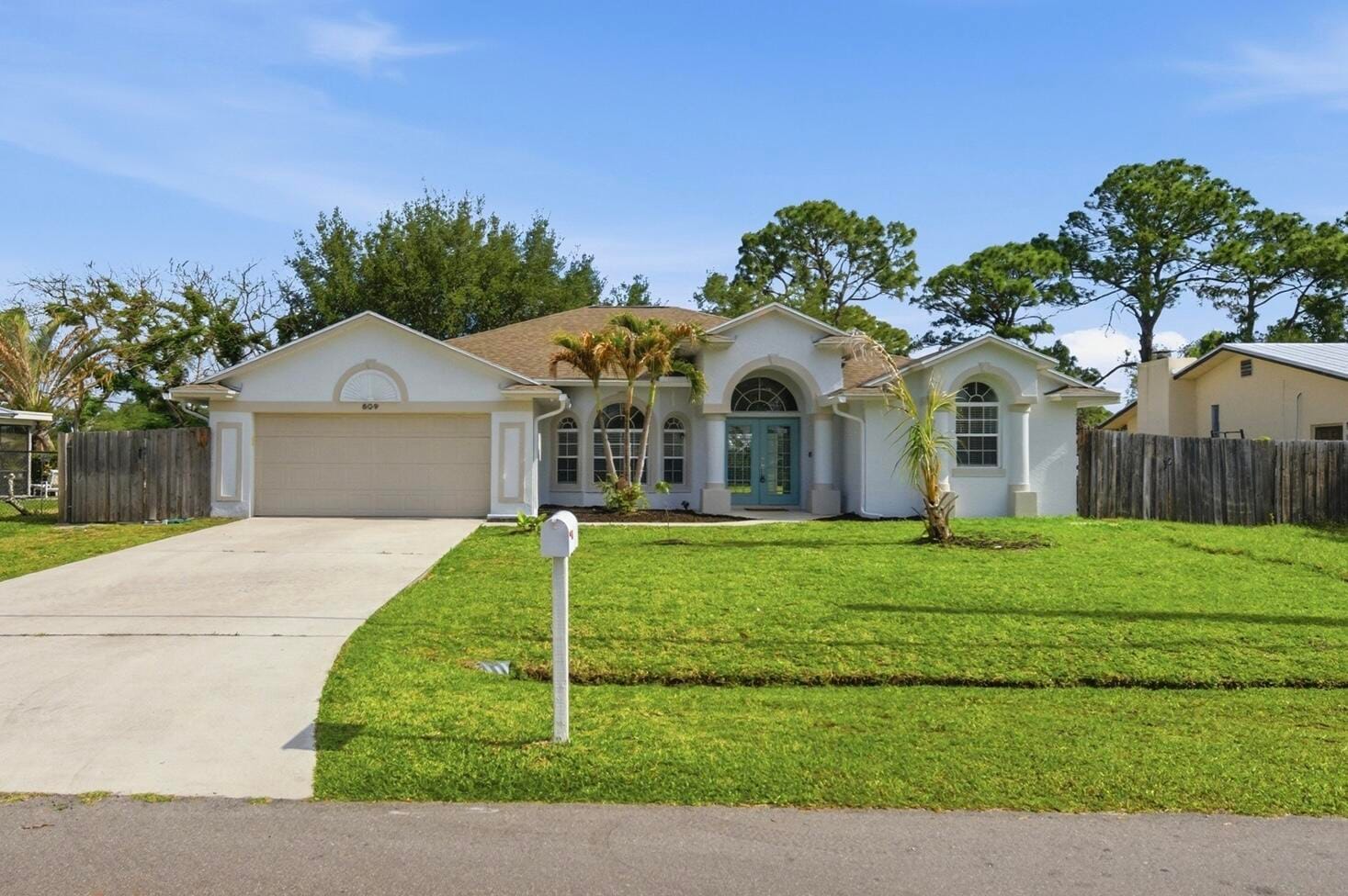 809 SE Lansdowne Avenue, Port St. Lucie, FL 34983