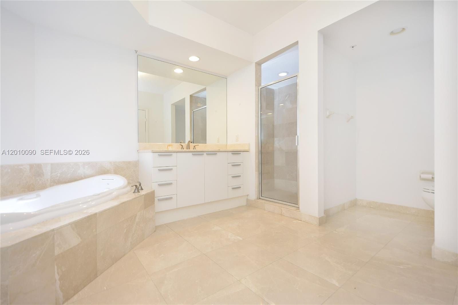14951 Royal Oaks Lane 1609, North Miami, FL 33181 photo 13