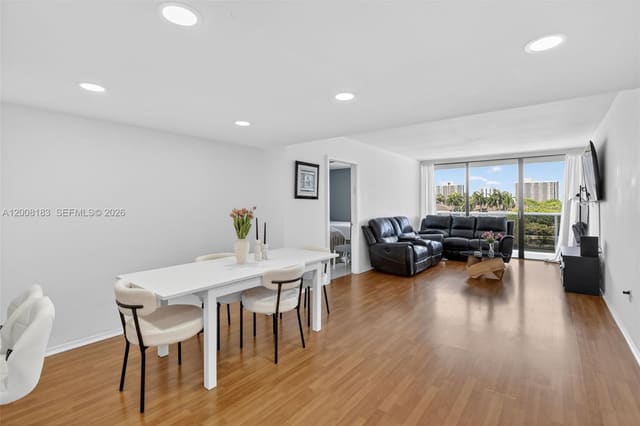 3675 N Country Club Drive 410, Aventura Eldorado, Aventura, FL