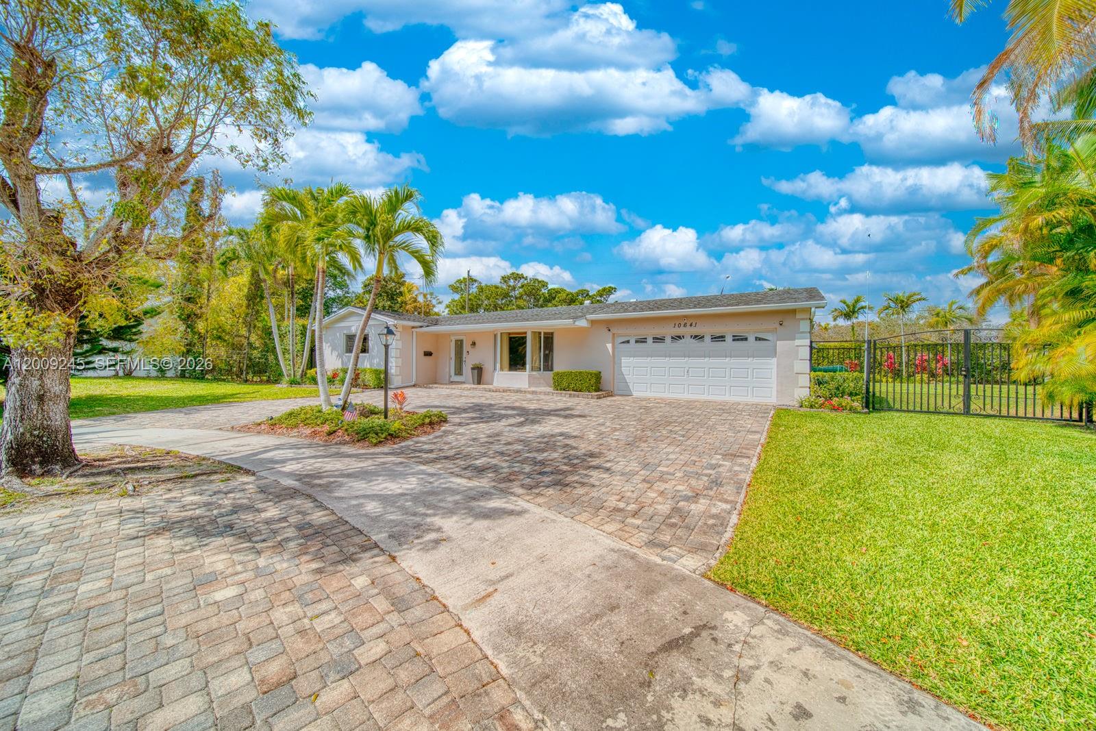 10641 SW 99th Terrace, Miami, FL 33176 photo 6
