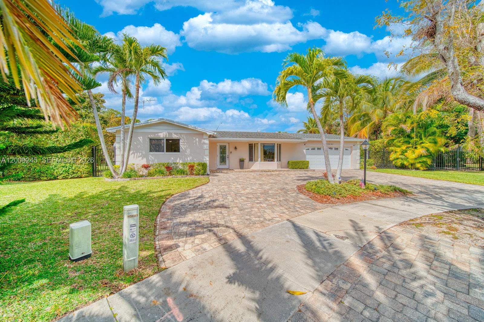 10641 SW 99th Terrace, Miami, FL 33176 photo 8