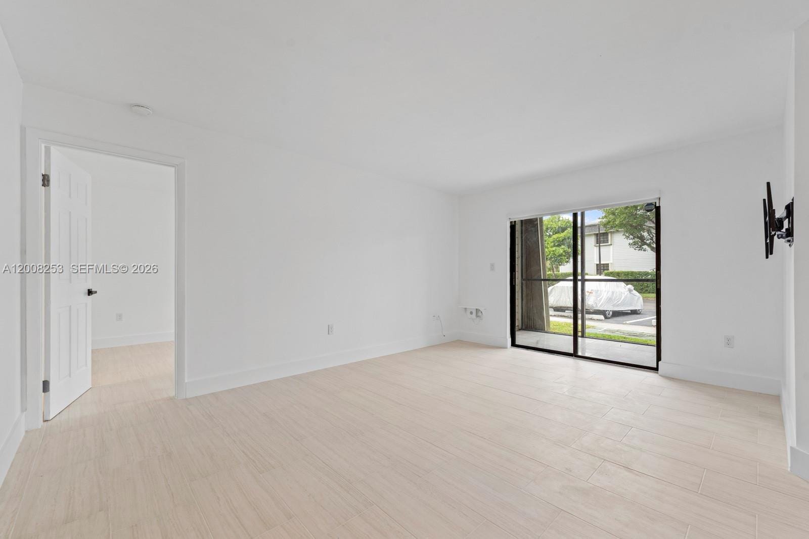 903 NE 199th Street 104, Miami, FL 33179 photo 18