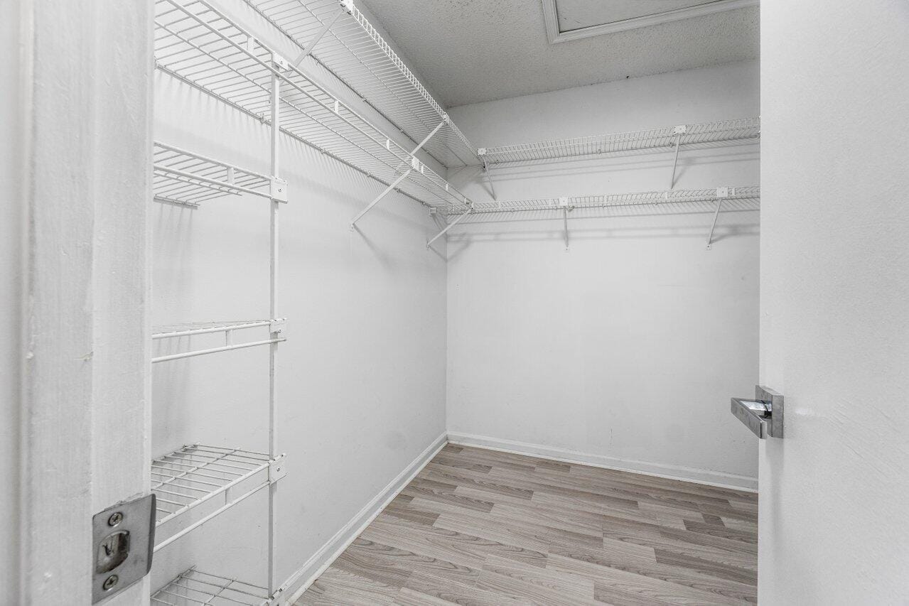 190 Parkwood Drive S — photo 12