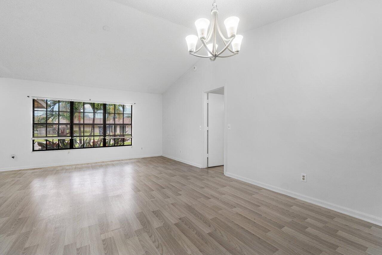 190 Parkwood Drive S — photo 9