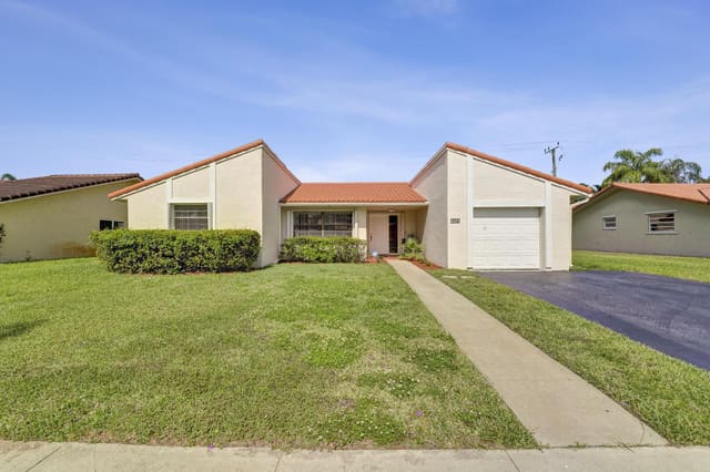 5521 SW 114 Avenue, sold in Forest Lake, Cooper City, FL