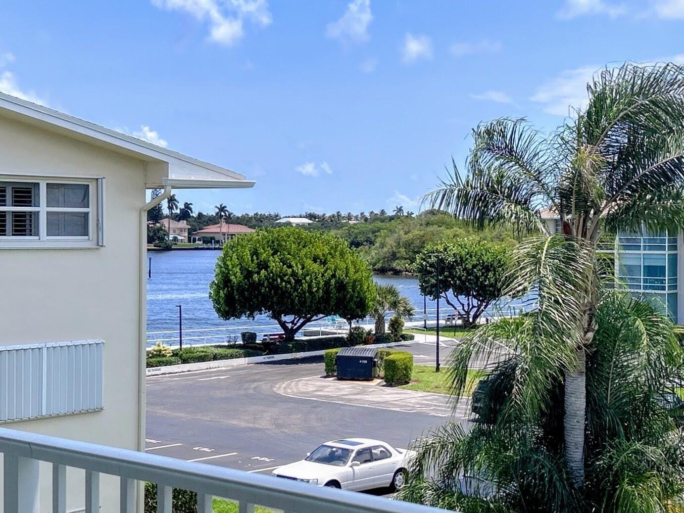 170 Horizons E 302, Boynton Beach, FL 33435 photo 2