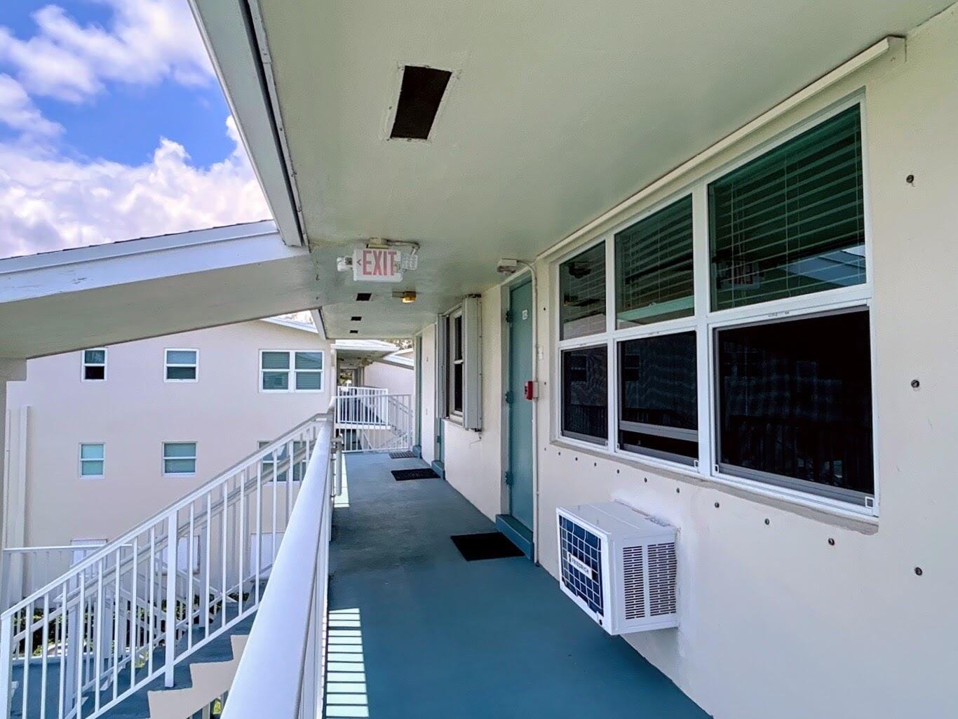 170 Horizons E 302, Boynton Beach, FL 33435 photo 3