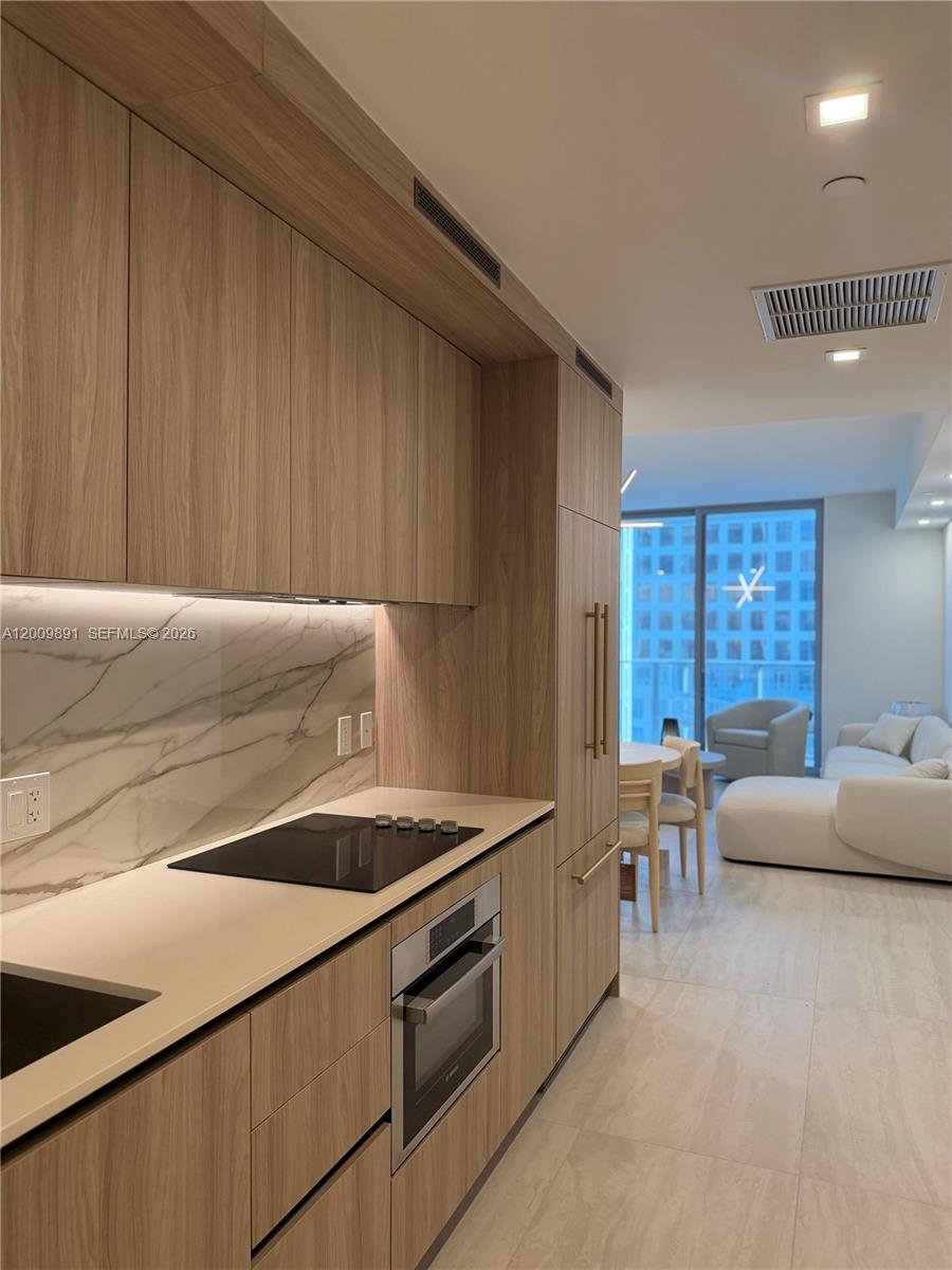 77 SE 5th Street 1614, Miami, FL 33131, Miami