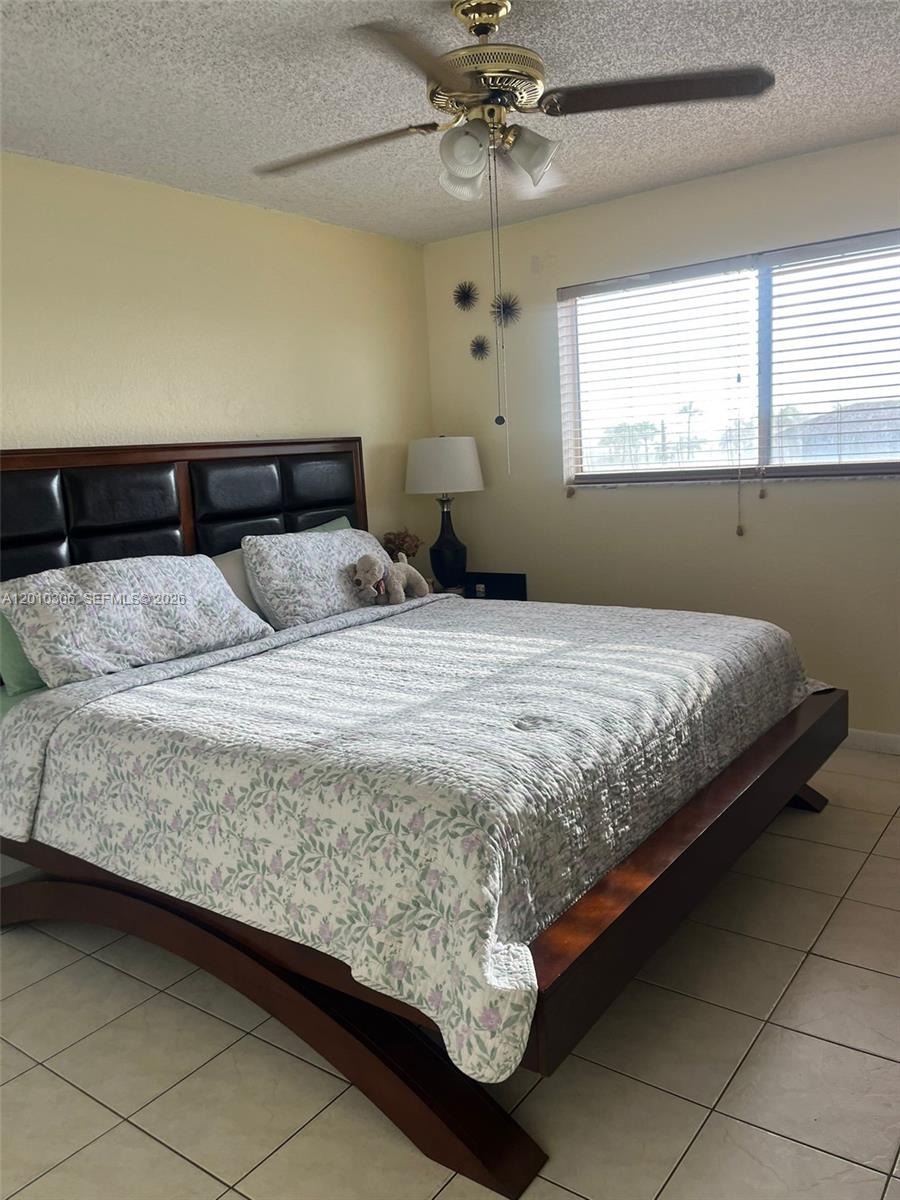 2735 W 52nd Street 502, Hialeah, FL 33016, Hialeah