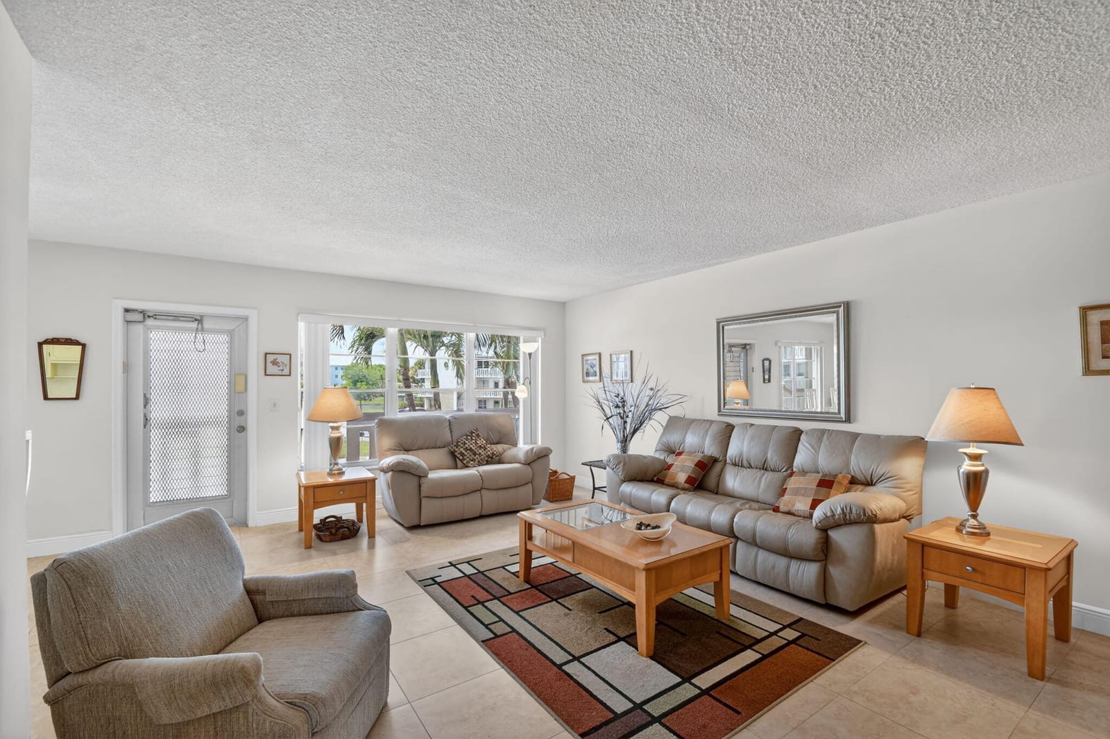 202 Wellington D — photo 2