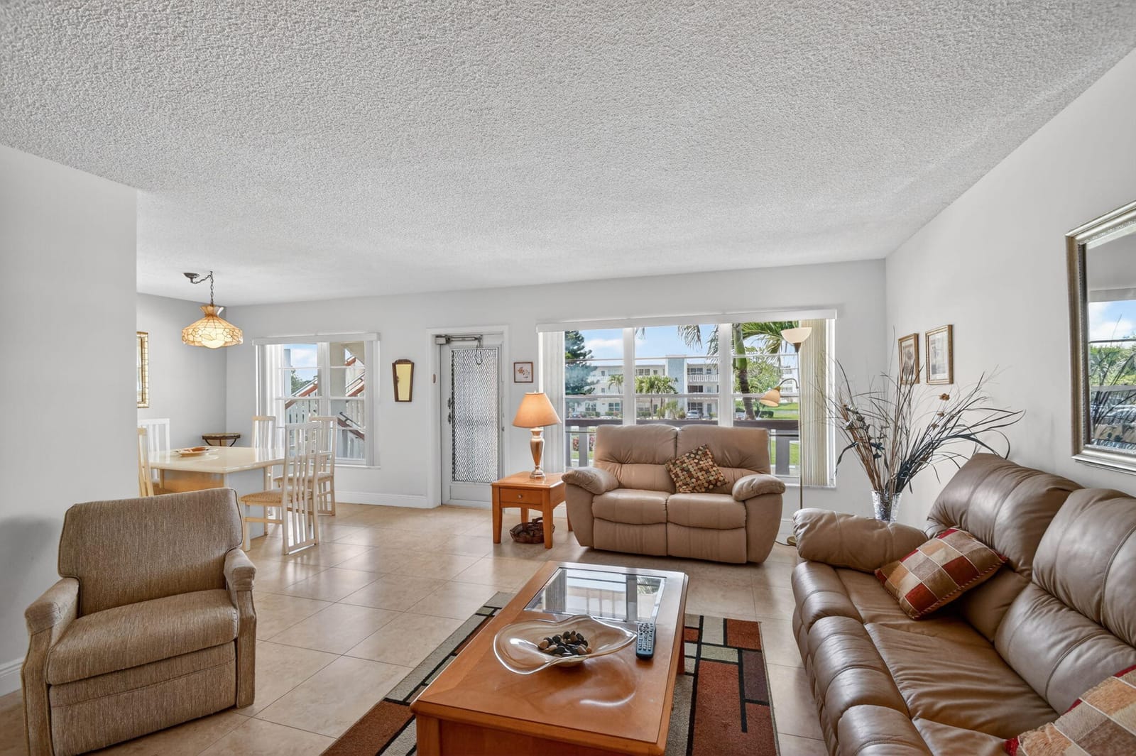 202 Wellington D — photo 3