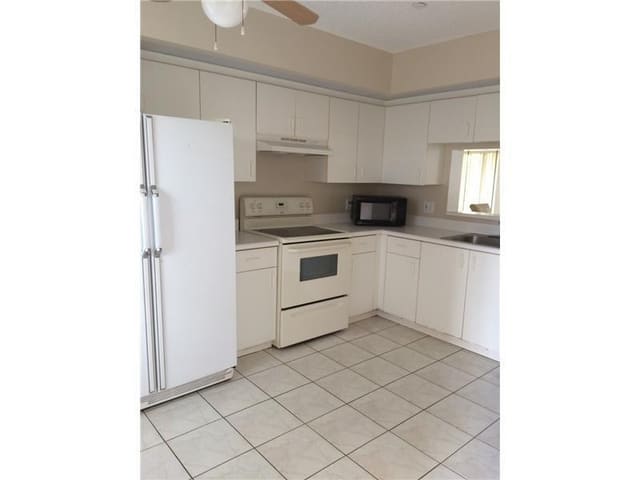 701 SW 141st Avenue 405r, Pembroke Pines, FL 33027