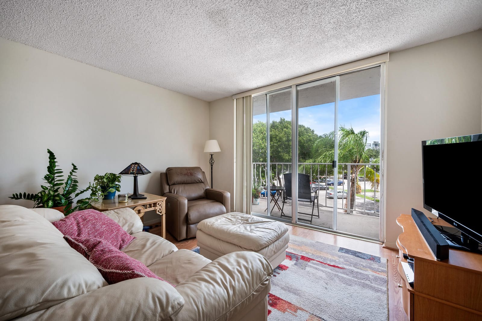 500 Executive Center Drive 3k — photo 9