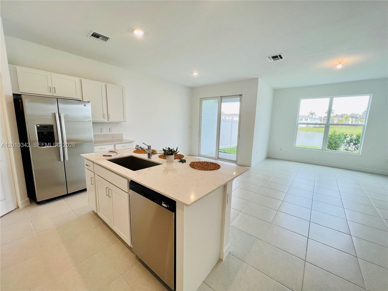 6909 Harbours Edge Avenue 6909 — photo 3