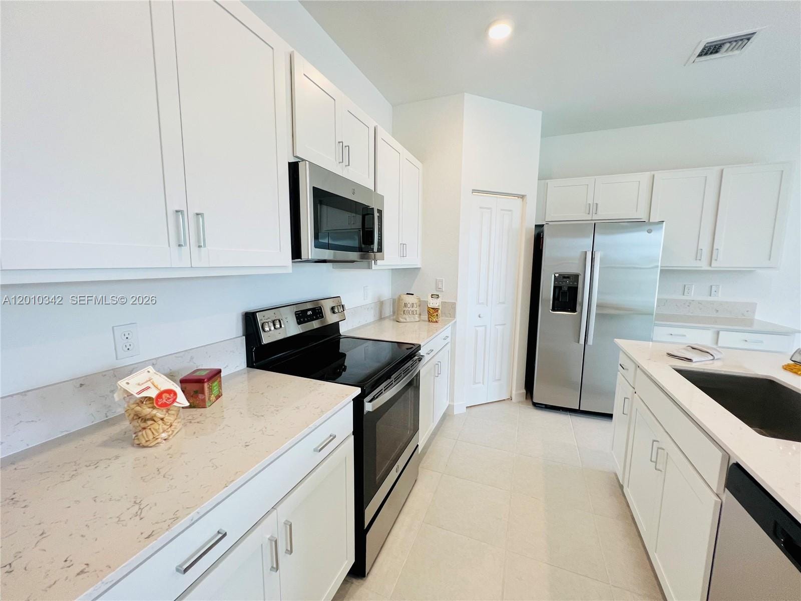 6909 Harbours Edge Avenue 6909 — photo 4
