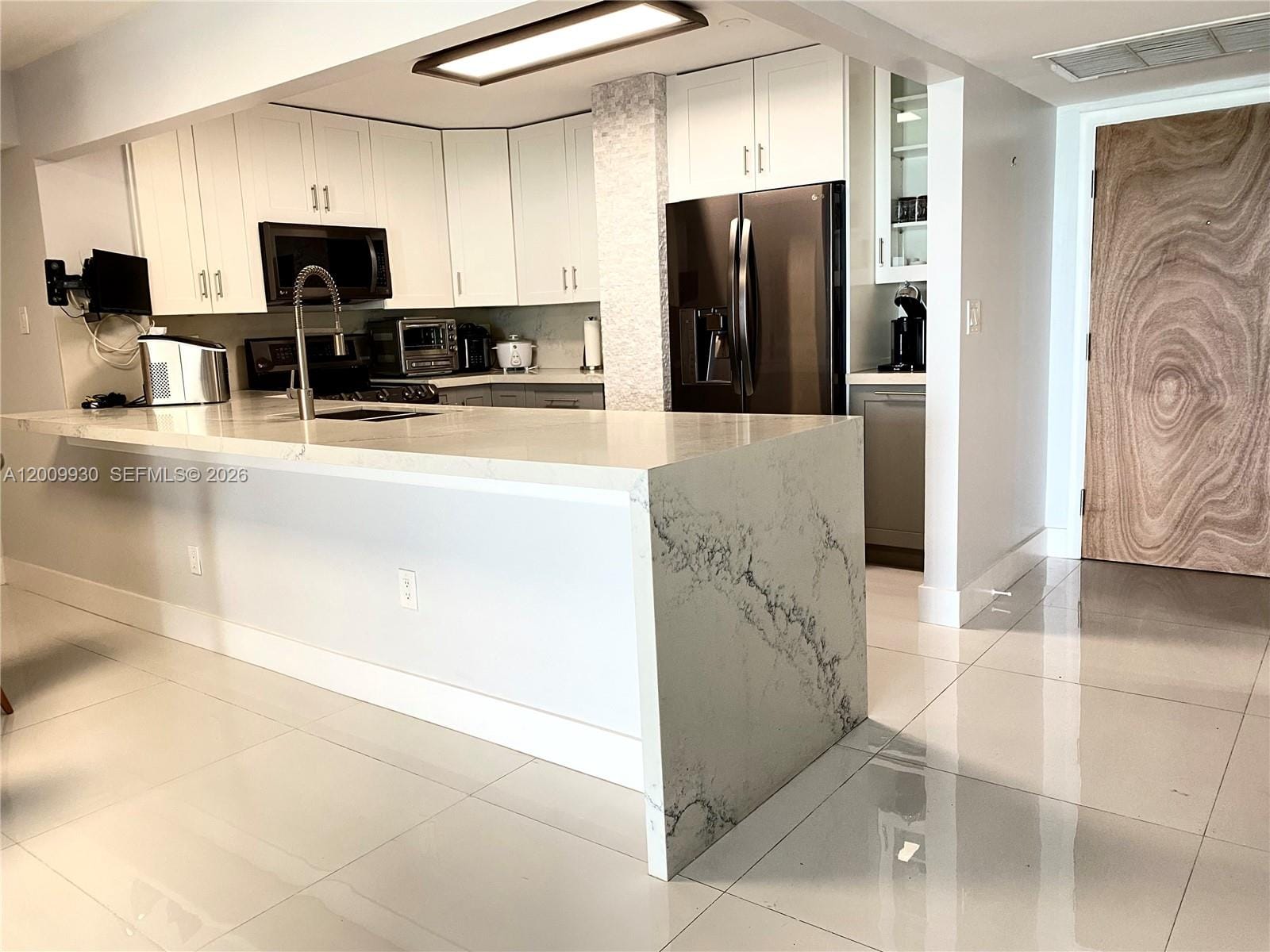 6450 Collins Avenue 1004, Miami Beach, FL 33141 photo 3