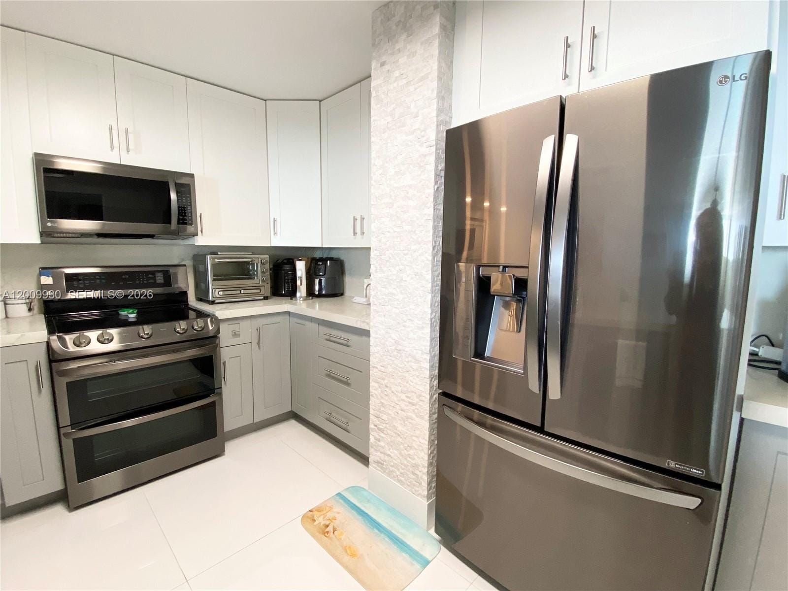 6450 Collins Avenue 1004, Miami Beach, FL 33141 photo 4