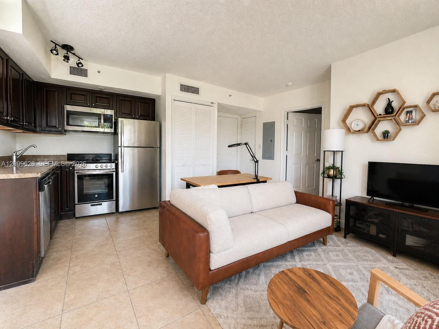 630 85th Street 101, Miami Beach, FL 33141 photo 2