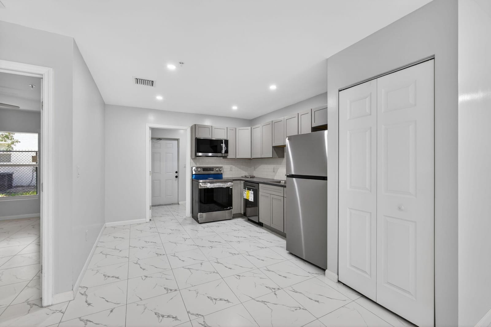 3255 Avenue J — photo 12
