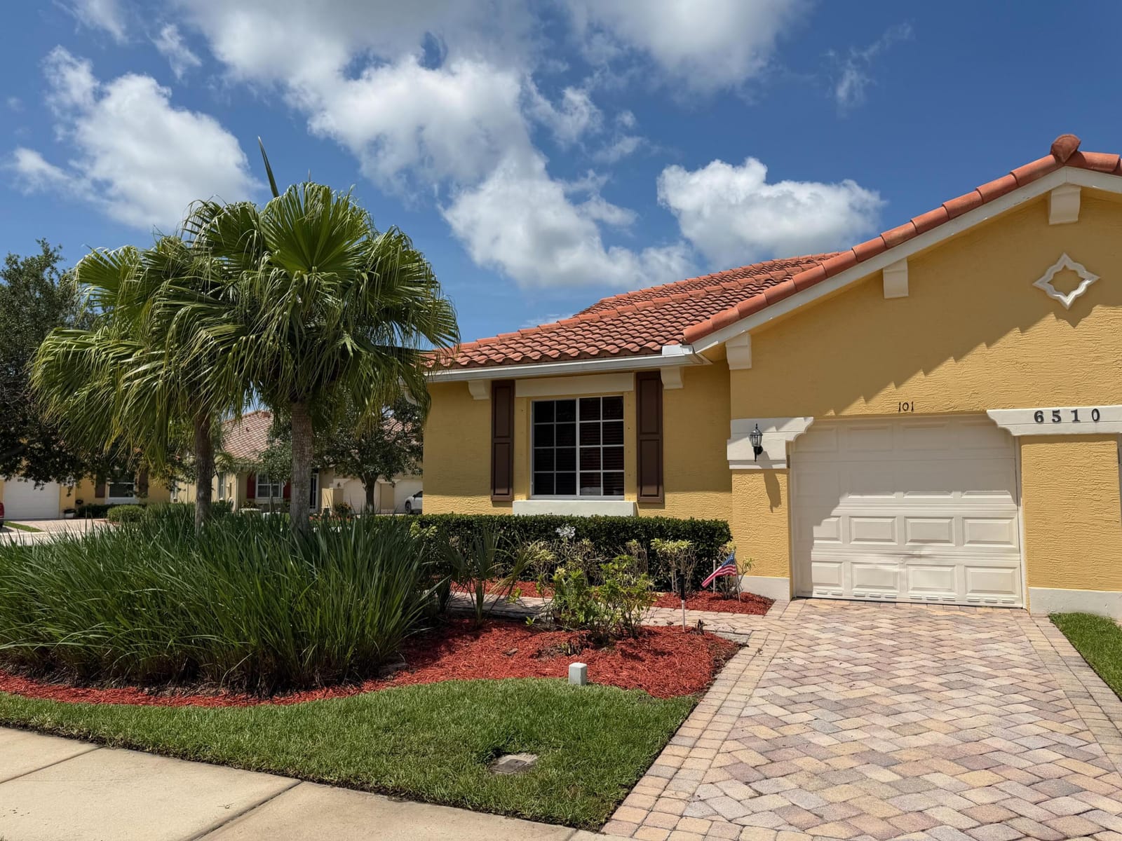 6510 Oxford Circle 101 — photo 1