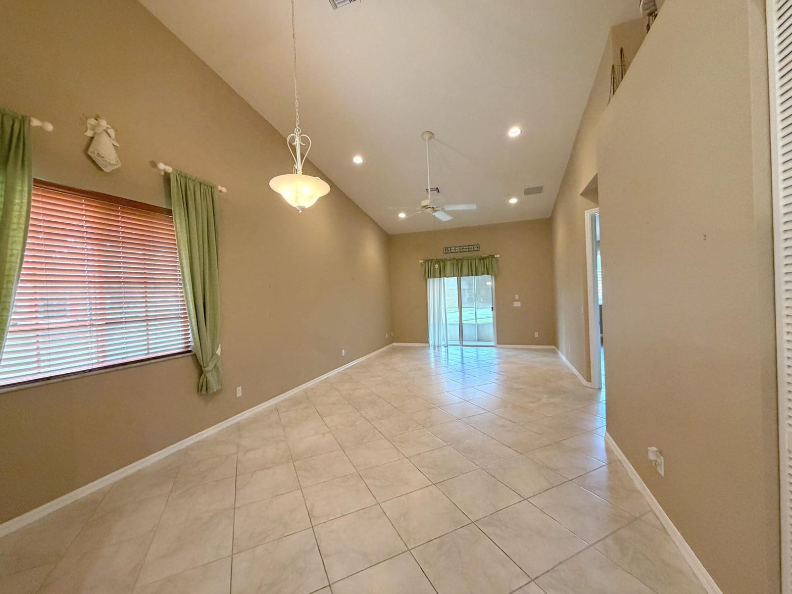 6510 Oxford Circle 101 — photo 4