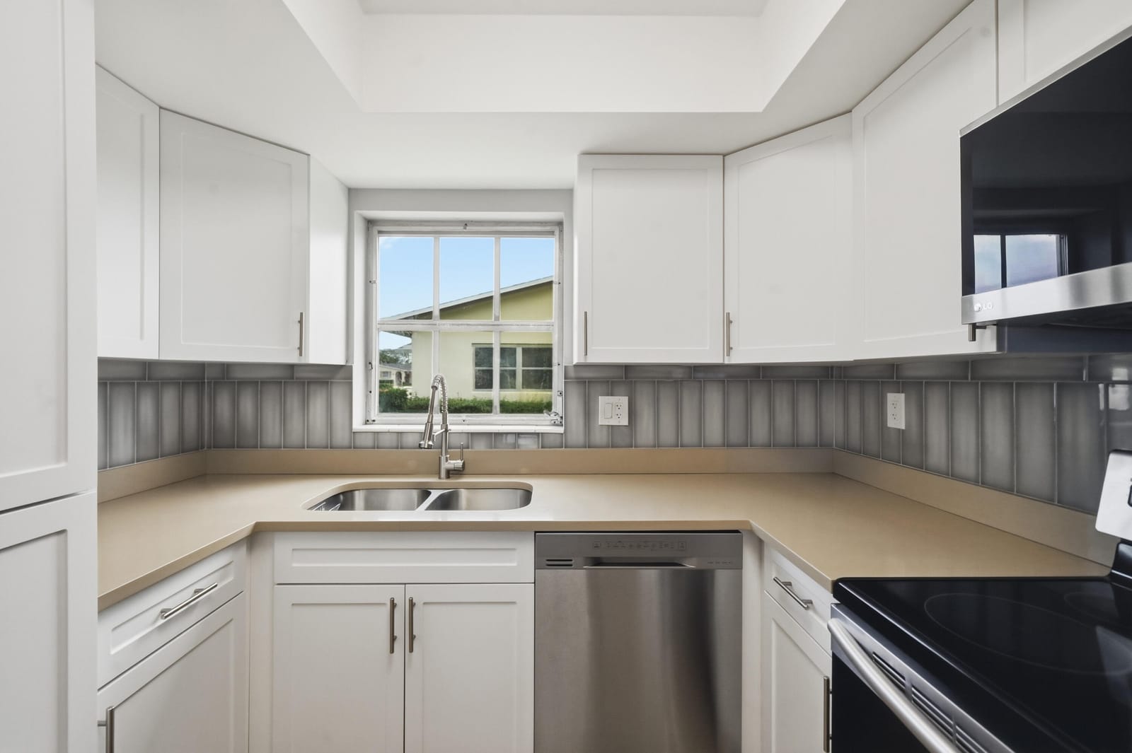 2680 Barkley Drive E C, West Palm Beach, FL 33415 photo 4