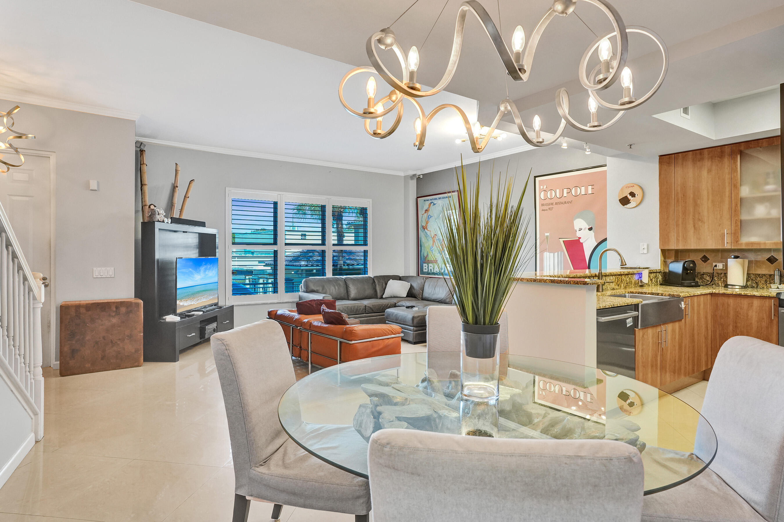 2625 NE 14th Avenue 114, Wilton Manors, FL 33334, Wilton Manors