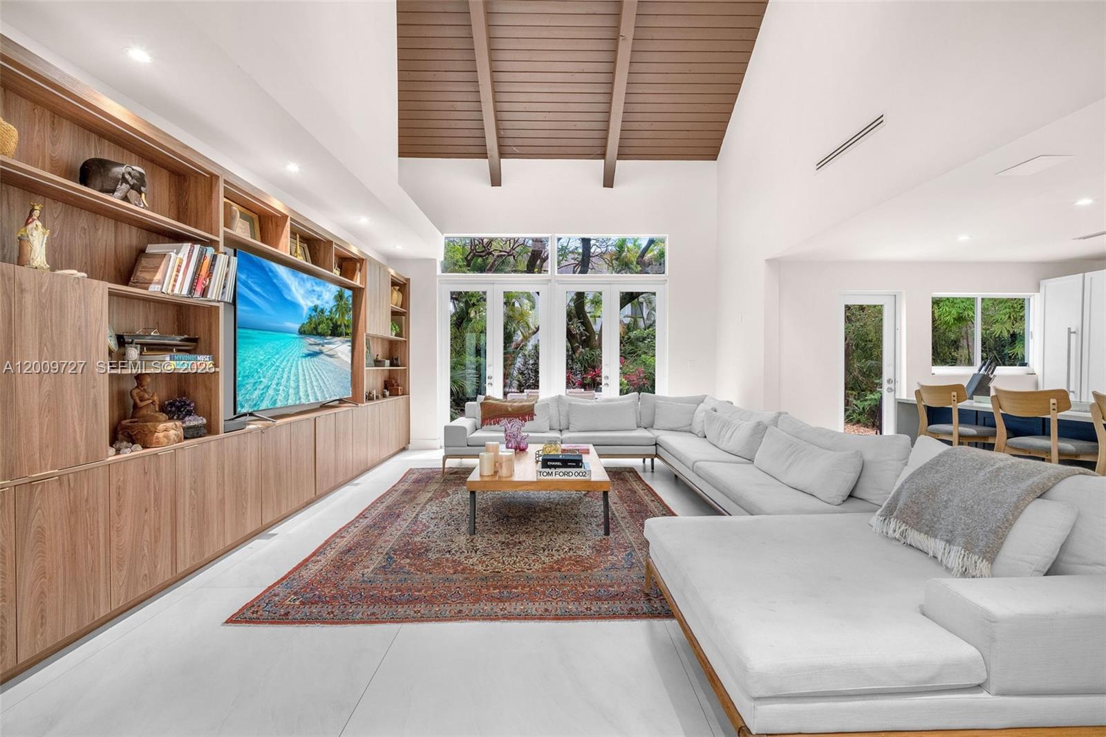 1933 S Oak Haven Circle, Miami, FL 33179, Miami