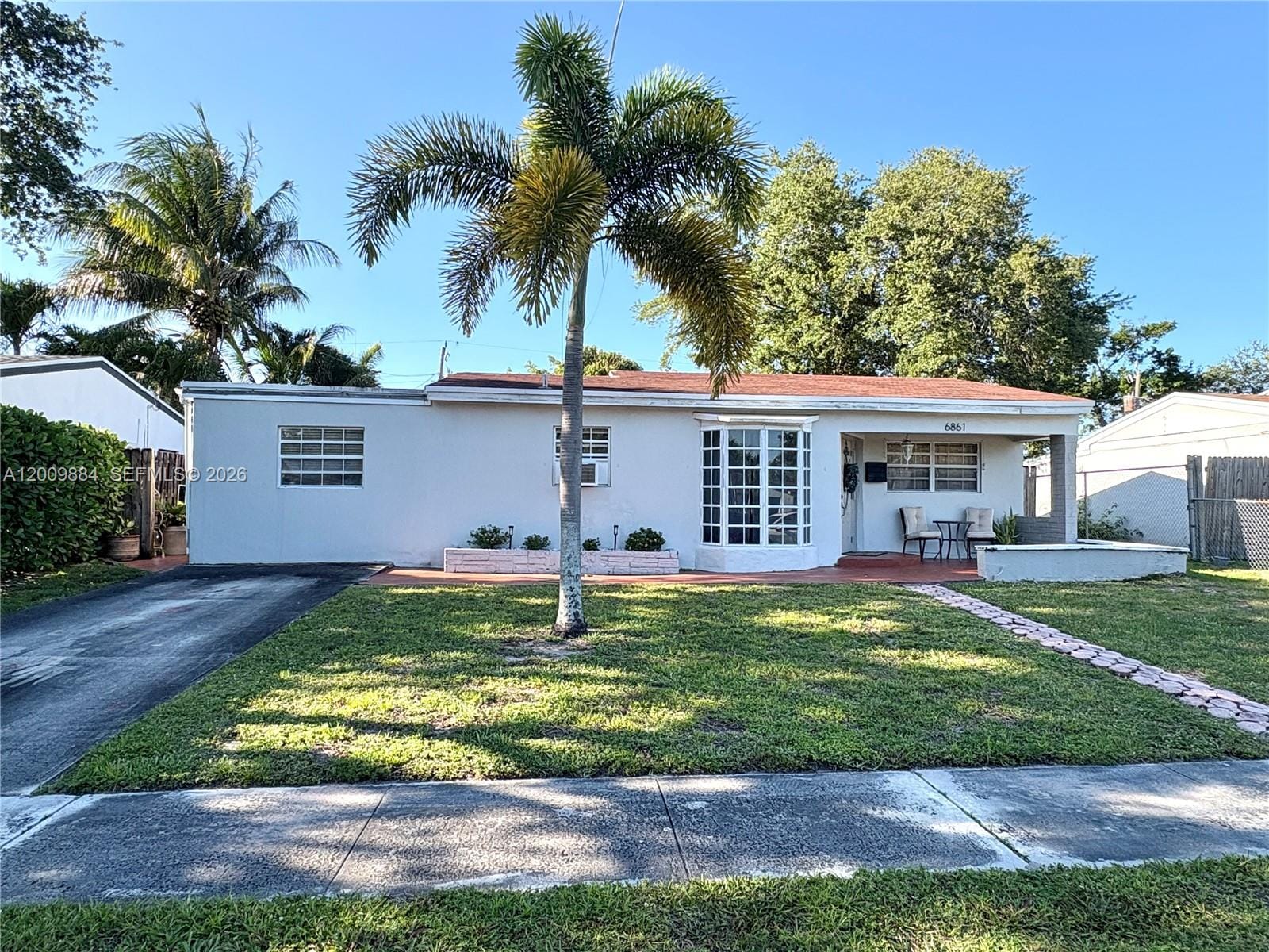 6861 Freedom Street, Hollywood, FL 33024 photo 2