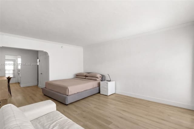 717 Espanola Way 111, Miami Beach, FL 33139