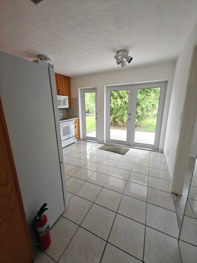 2120 N 57th Way, Hollywood, FL 33021