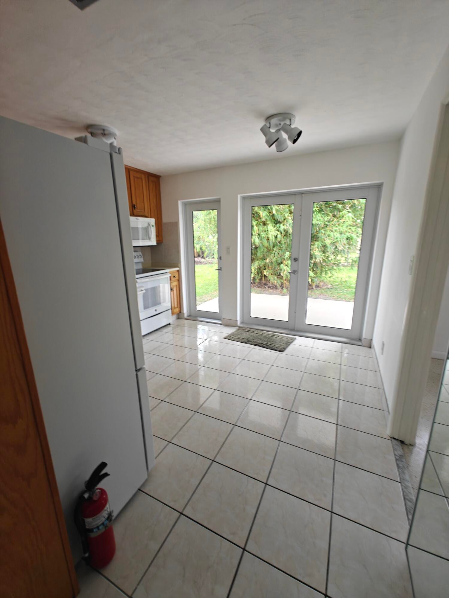 2120 N 57th Way, Hollywood, FL 33021